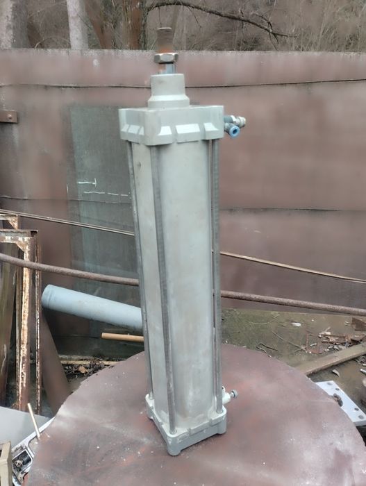 Пневмоциліндр 100х400