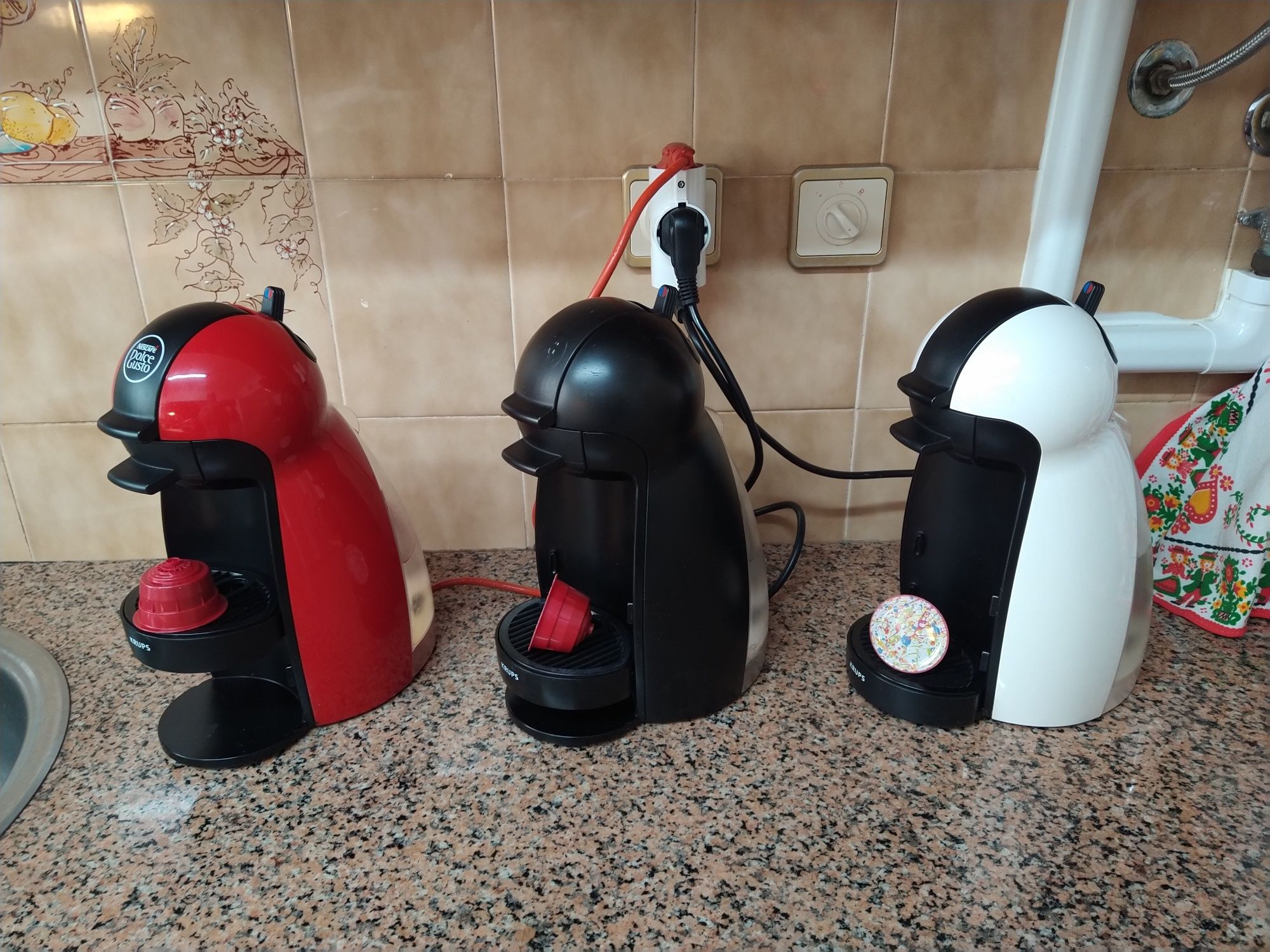 Máquina de café Dolce Gusto Krups casa quarto apartamento vivenda.