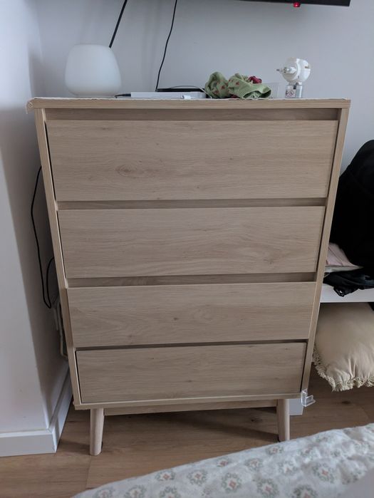 Cómoda estreita IKEA