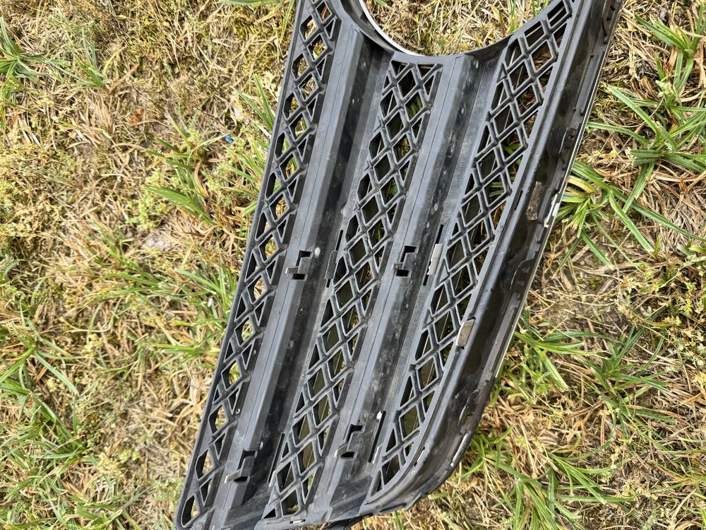 Grill atrapa Mercedes-Benz W212 Coupe 2009r