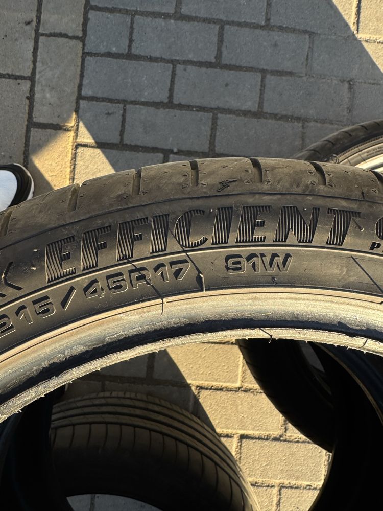 Продам резину гудиер 215/45 r17