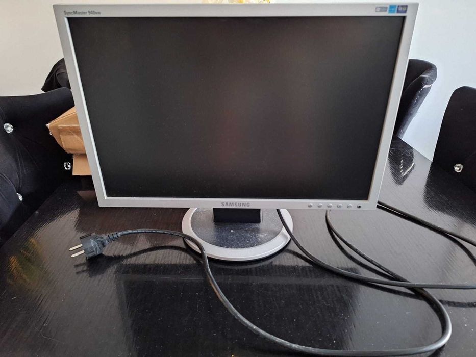 Monitor Samsung SyncMaster 940 NW 19" + kabel zasilający