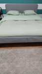 Vendo cama com colchão  cinza