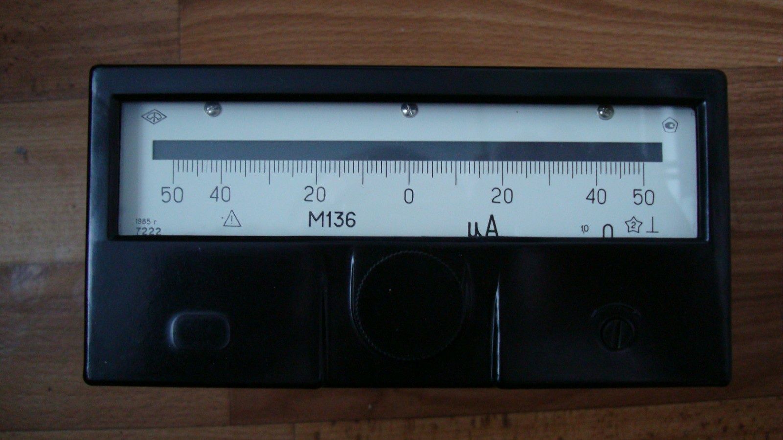 Микроамперметр М136
