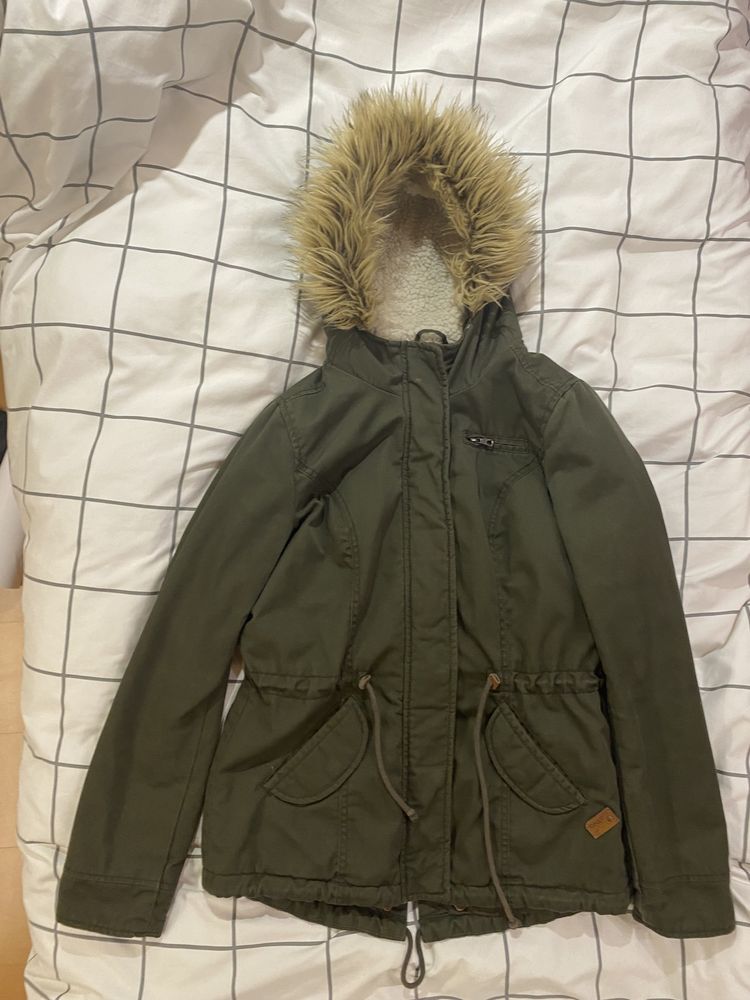 Kurtka zimowa typu parka