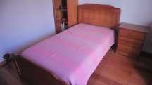 Cama de Solteiro - Madeira com Cabeceira
