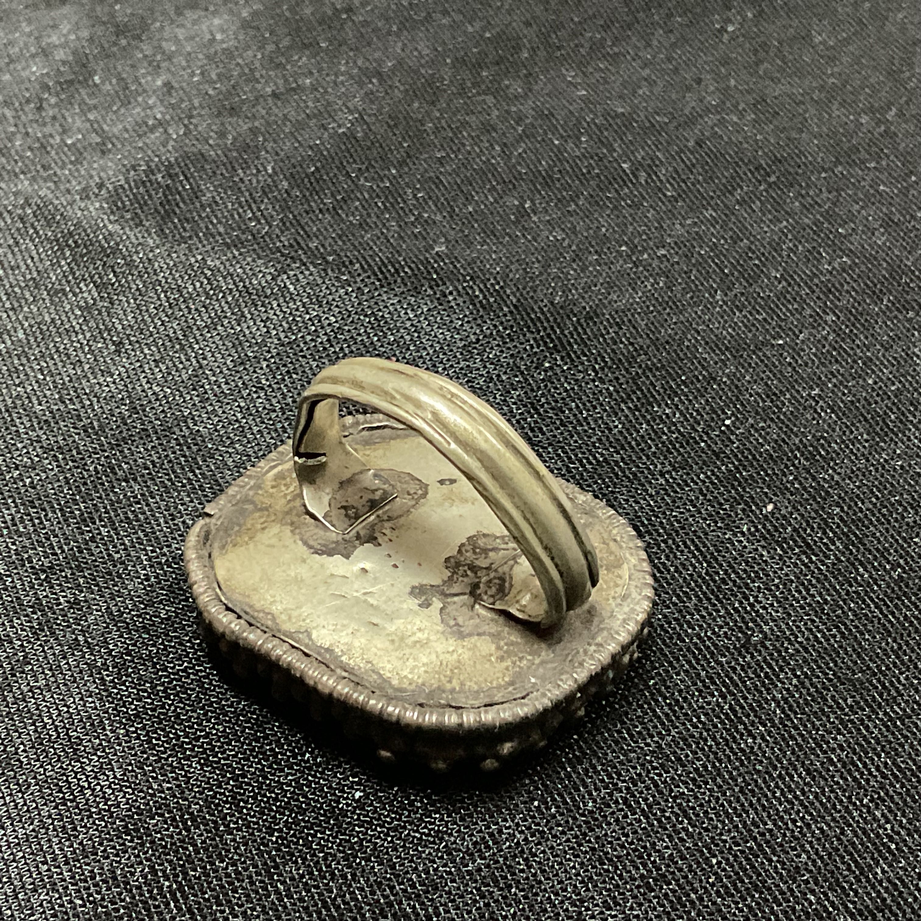 Anel peça vintage ,peça com 3,5 cm discrição abaixo
