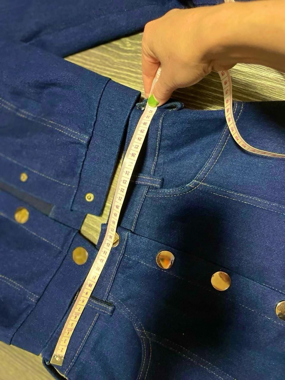 Костюм one luxy shop джынсовый пиджак с юбкой  синий на кнопках