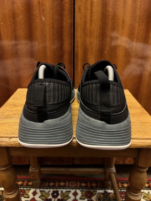 Under Armour чоловічі кросівки