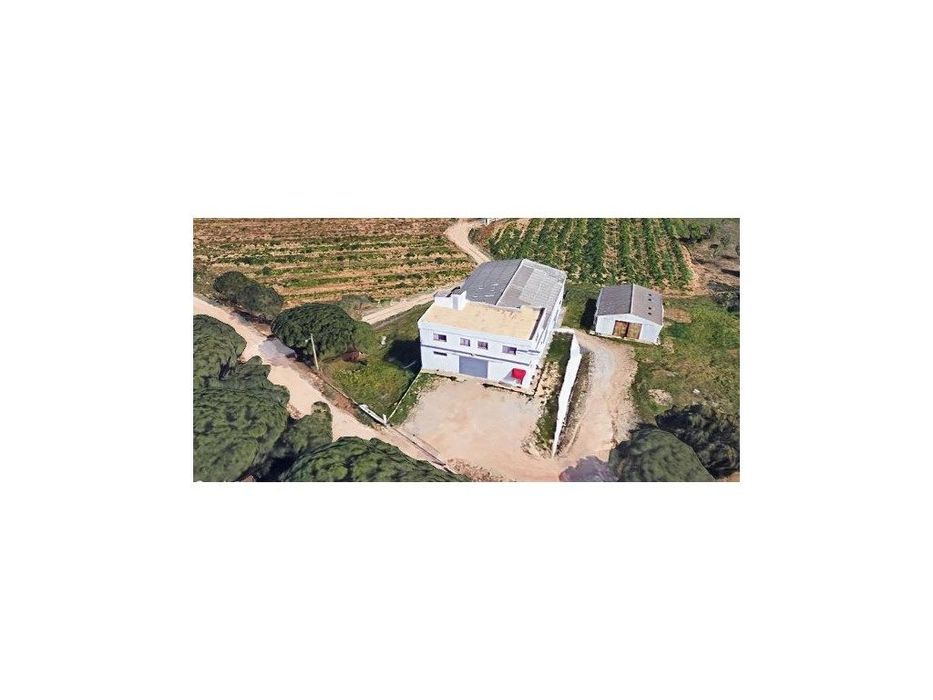 Armazém na EN 125 entre Faro e Almancil