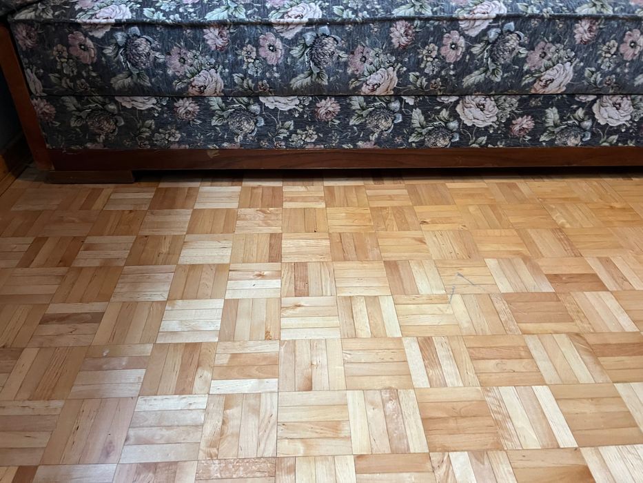 Stara sofa , tapczanik .