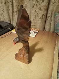 Статуетка орел,из дерева,резьба по дереву