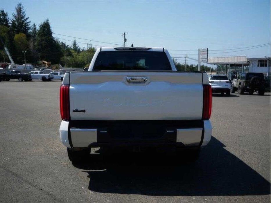 Toyota Tundra Limited CrewMax Cab LB      2022