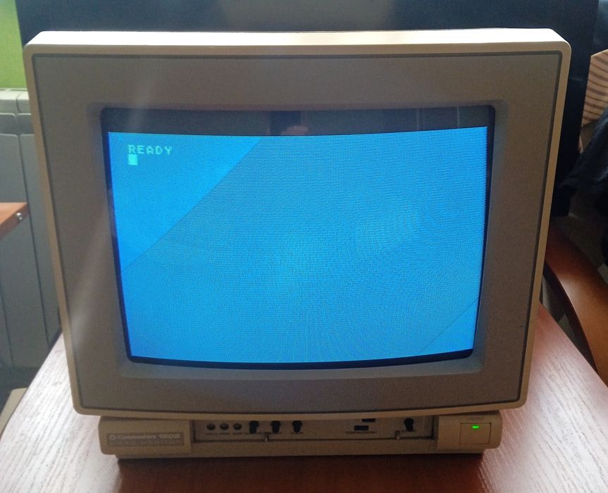Retro monitor kolorowy Commodore 1802