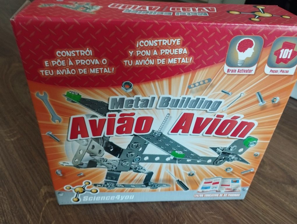 Avião - Metal Building - Science4You