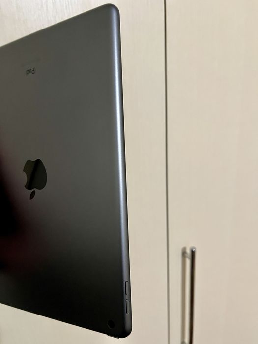 Apple iPad 9 64Гб WiFi