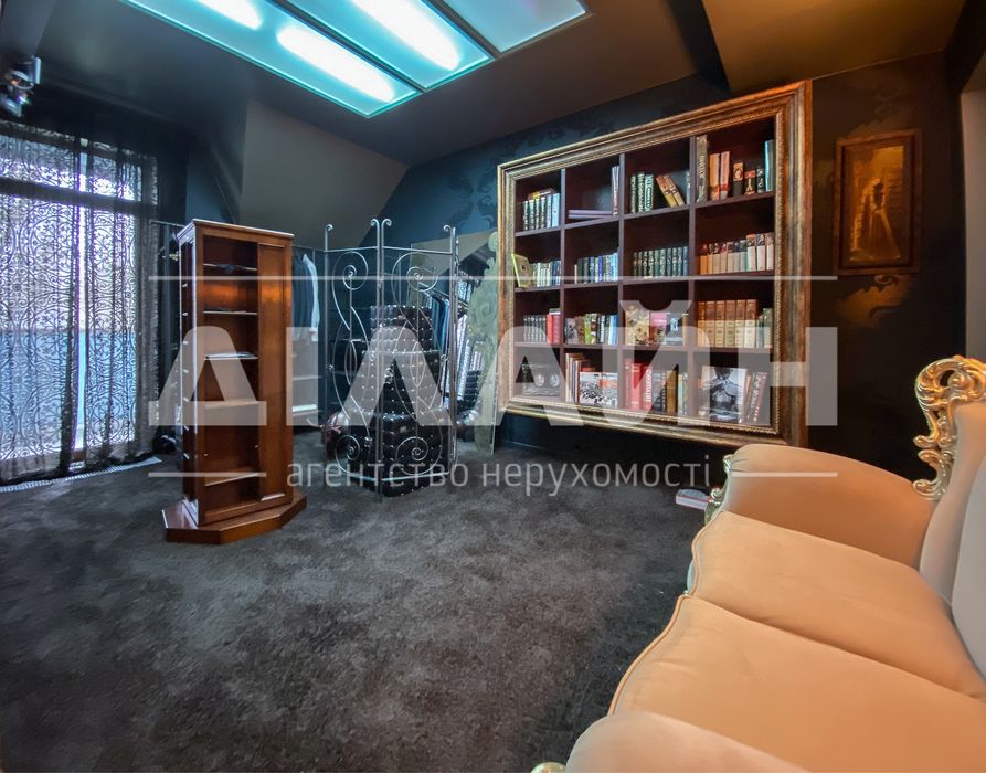 LUXURY поместье  в закрытом ЖК ,со своим пляжем в городе !