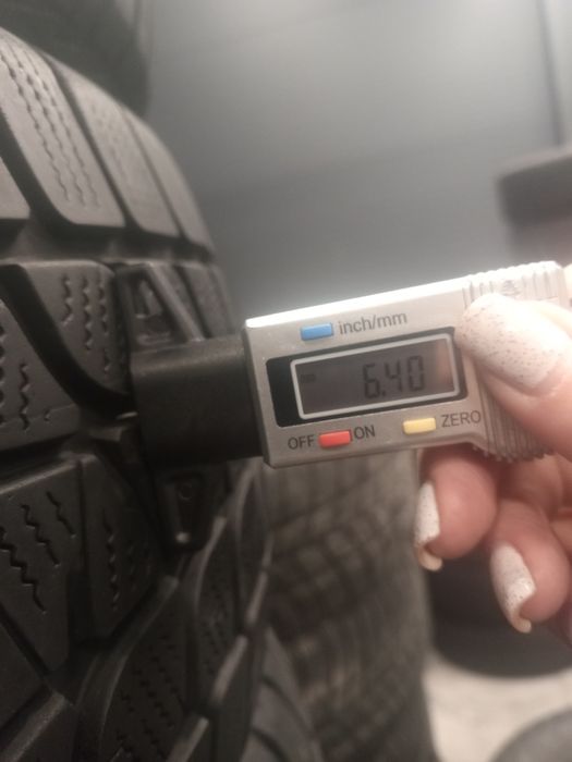 235 60 R17 BRIDGESTONE Blizzak LM 25, Зимові шини б/у