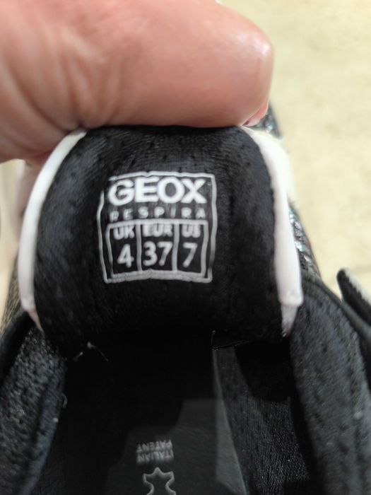 Tênis de mulher da Geox novos