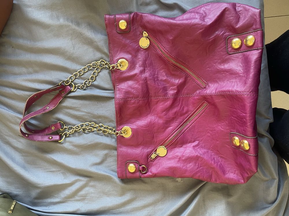 Vendo mala rosa.