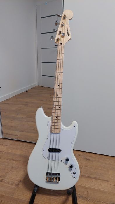 Squier by Fender Bronco Custom (bas, krótka skala)