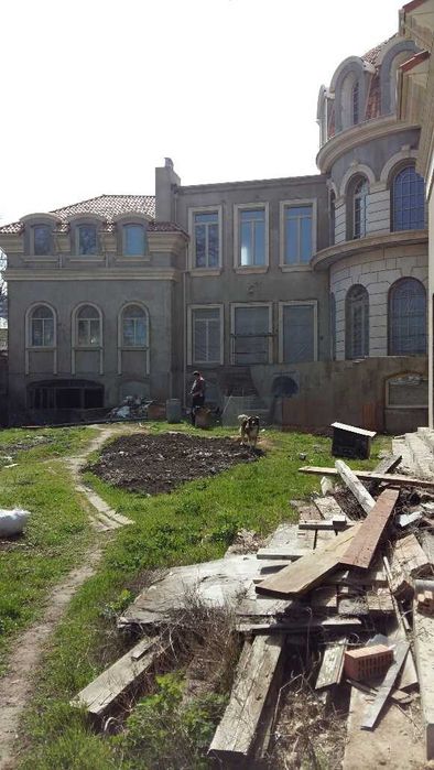 Новое здание 1200 м2 в центре Аркадия под бизнес 13 соток