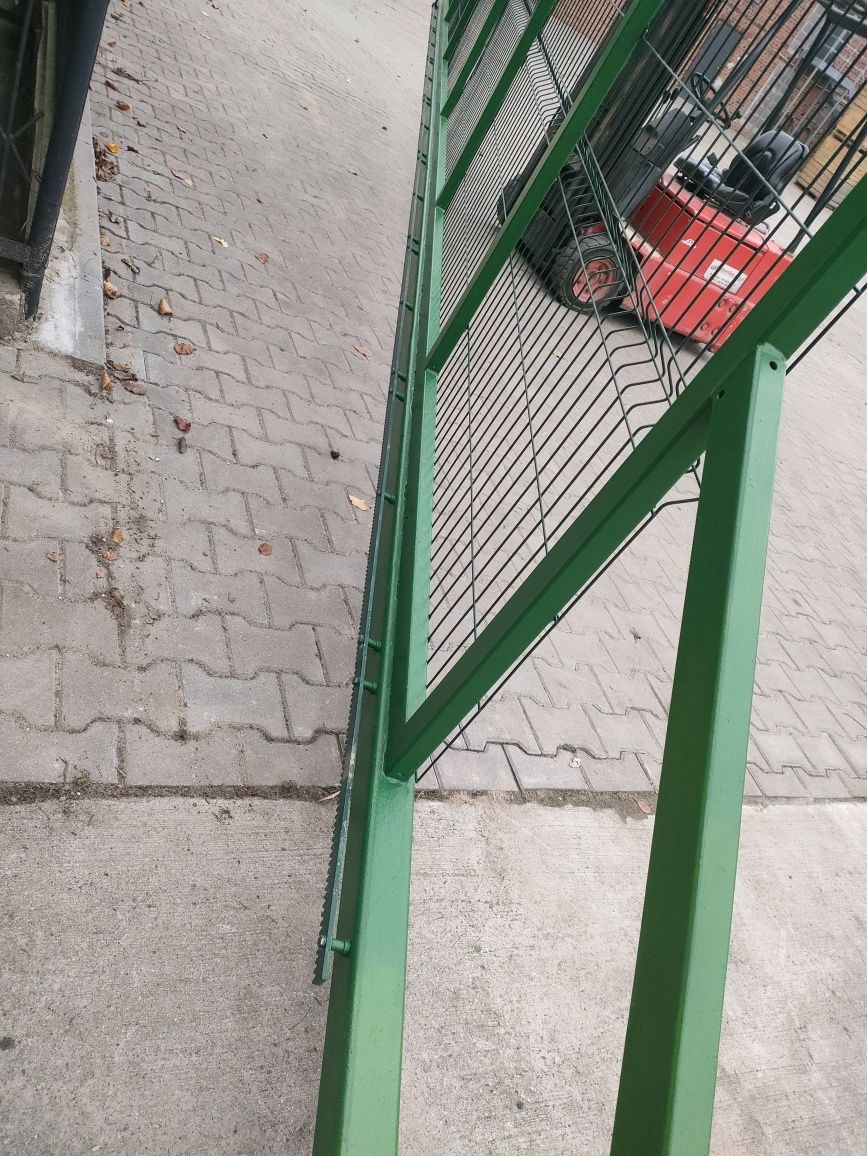 Brama przesuwna pod automat