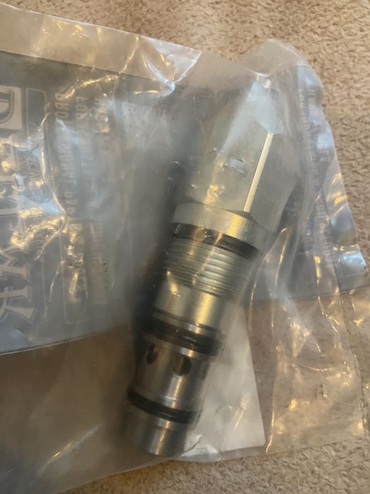 Клапан гідроциліндра JCB