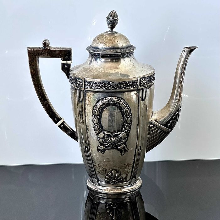 Srebrny komplet do kawy Fabryki Peter Bruckmann & Sons próba 800