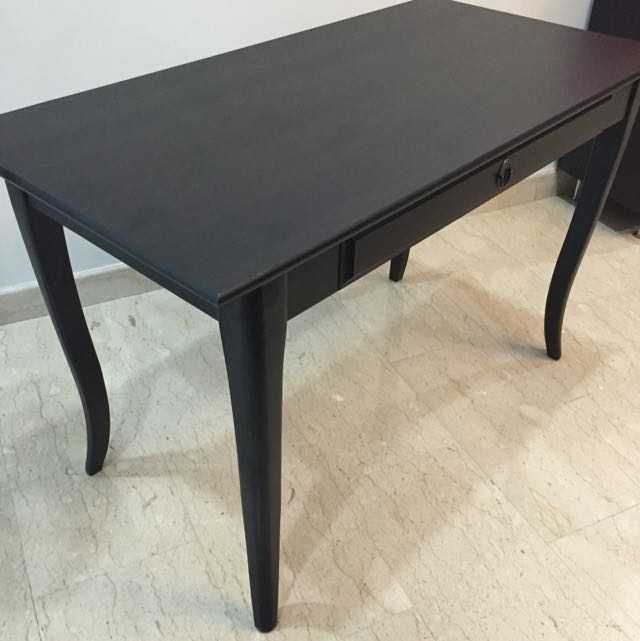 Stół IKEA LEKSVIK-drewno-rozkladany-biurko drewno IKEA-fotel Markus