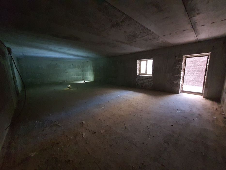 Новострой. 50см стена  для бизнеса, для кладовок  новострое