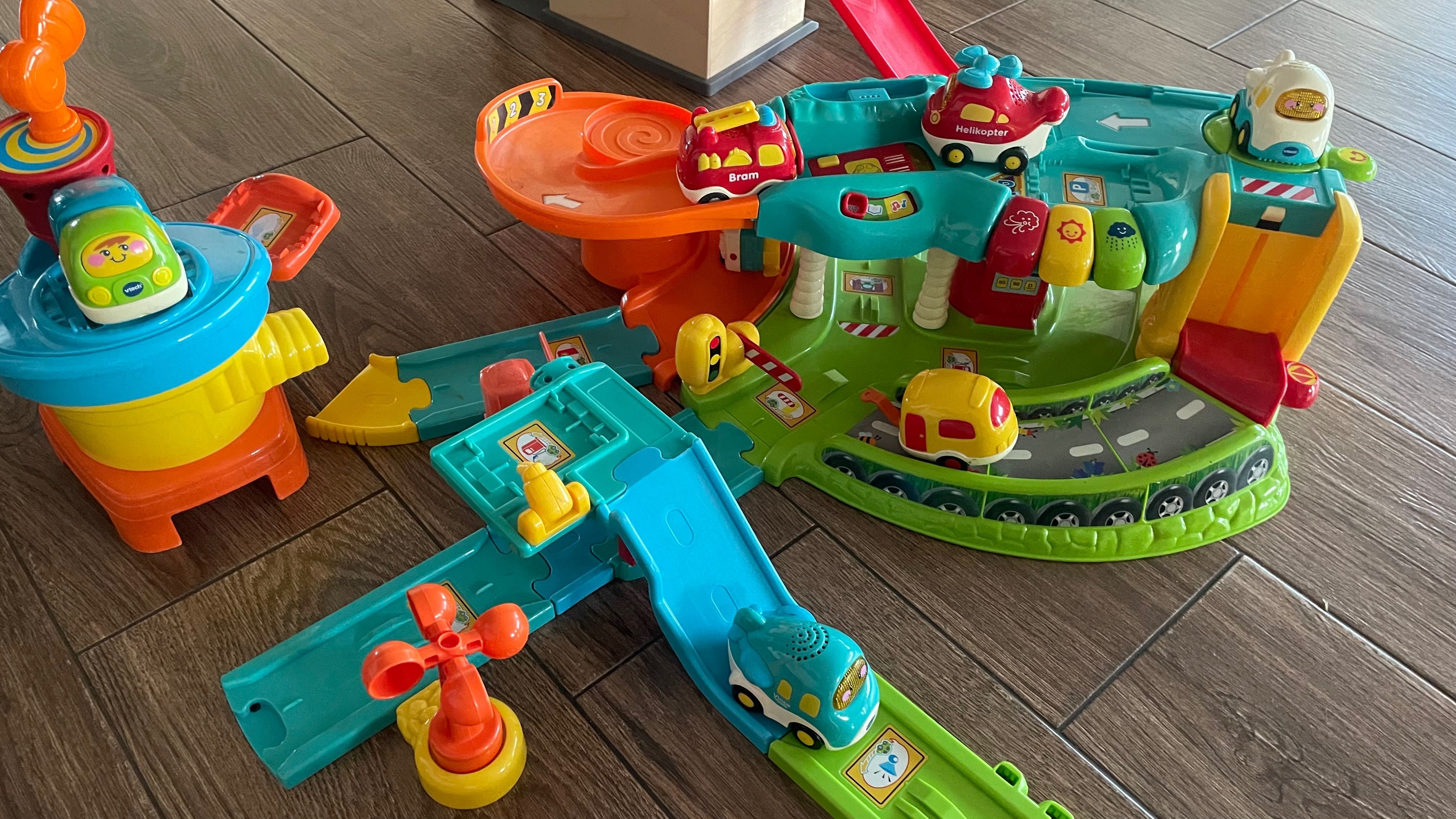 Garaż VTech Tut Tut +7 Autka