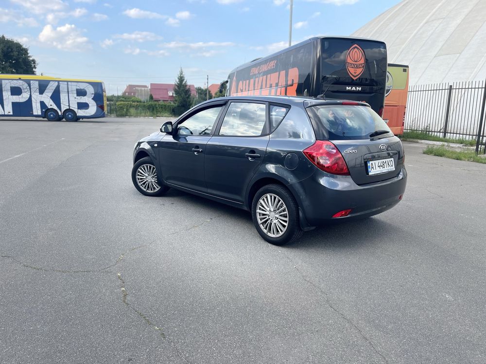Kia ceed 1.6 бенз 2009р.