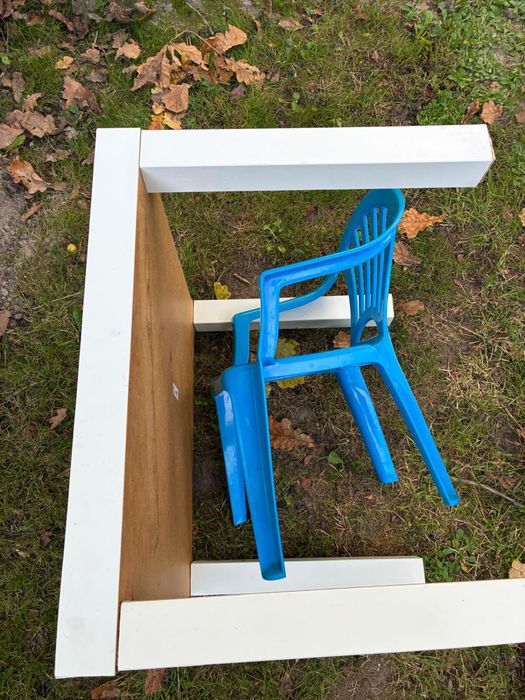 Zestaw dla dziecka stół IKEA LACK i krzesełko plastikowe