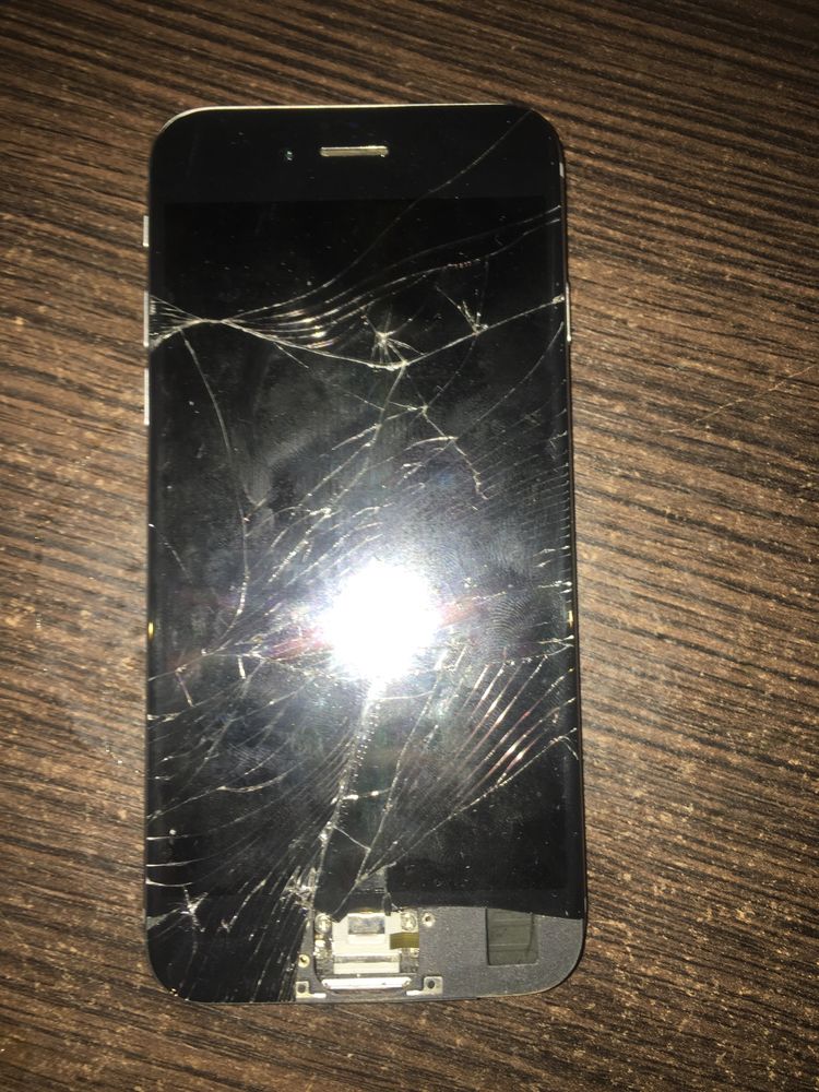 2 iPhone 6s,робочий та не робочий