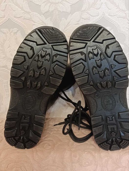 Берцы тактические Зимние.Новые. 42 размер.