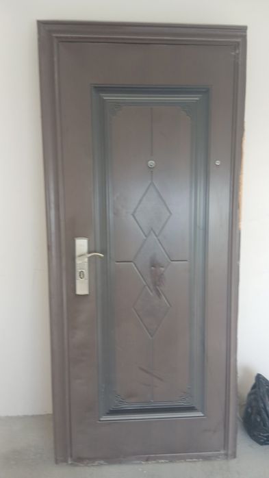 Продам дверь входную