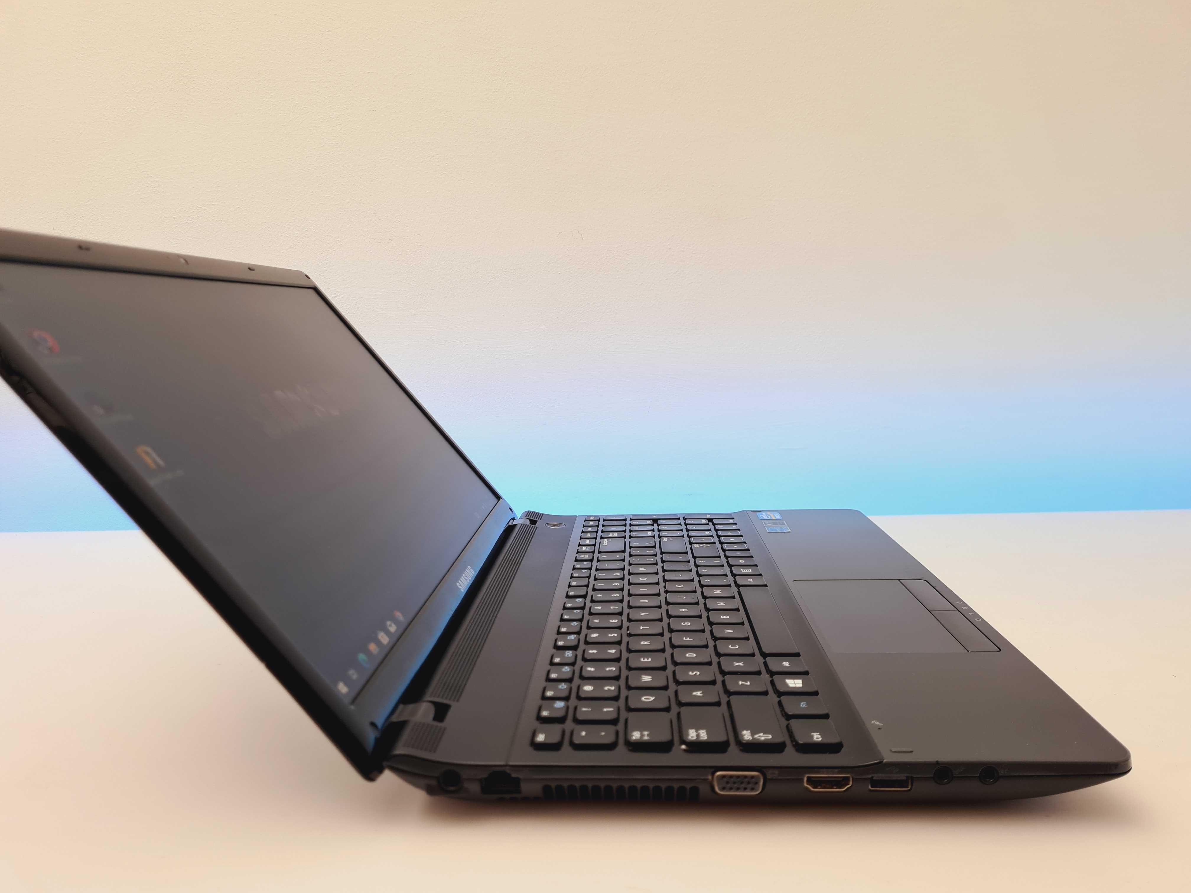 Multimedialny laptop Samsung 15,6, i3, 16gb/512ssd, bateria jak nowa $