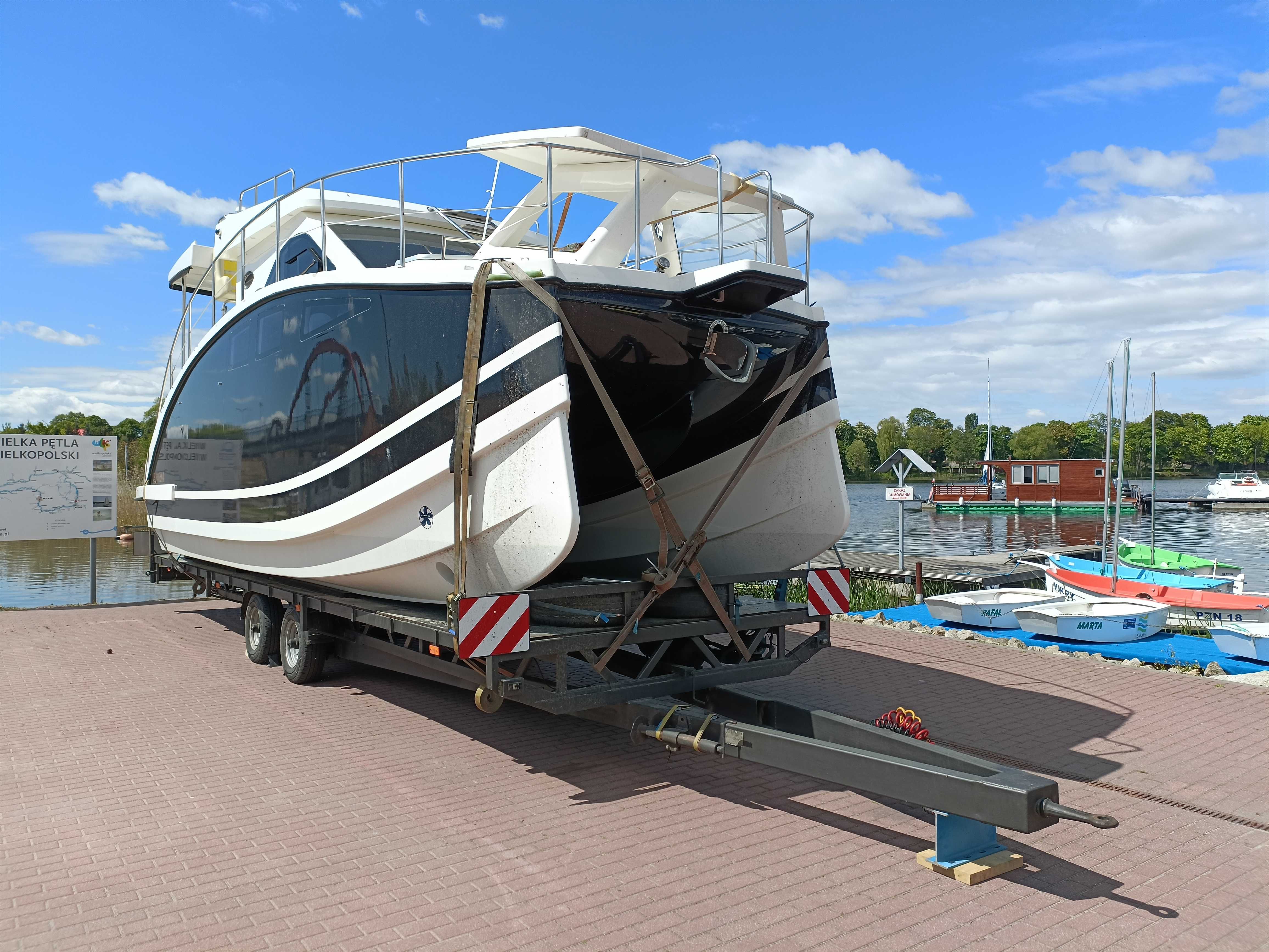 Jacht motorowy domek na wodzie Navigathor 30 Houseboat łódź Prestige