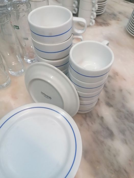 Vendo 10 chávenas de café com pires