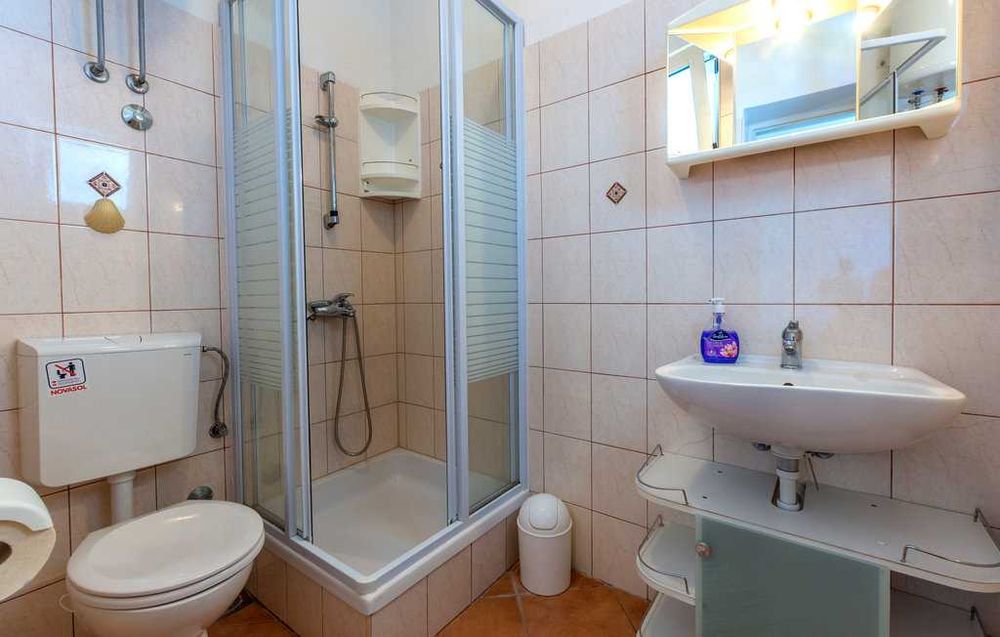 Wakacje, Chorwacja, okolice Omis, apartament dla 8 osób z basenem