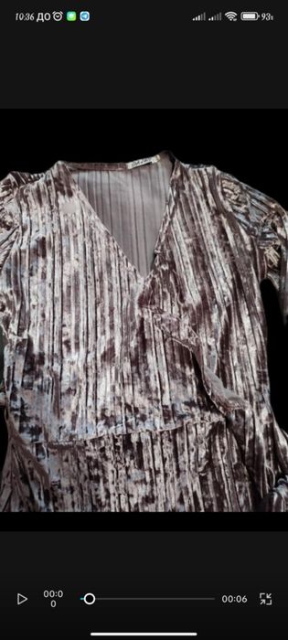 Велюрова сукня платя на запах в рубчик