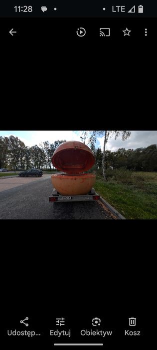 Pomarańcza przyczepa gastronomiczna