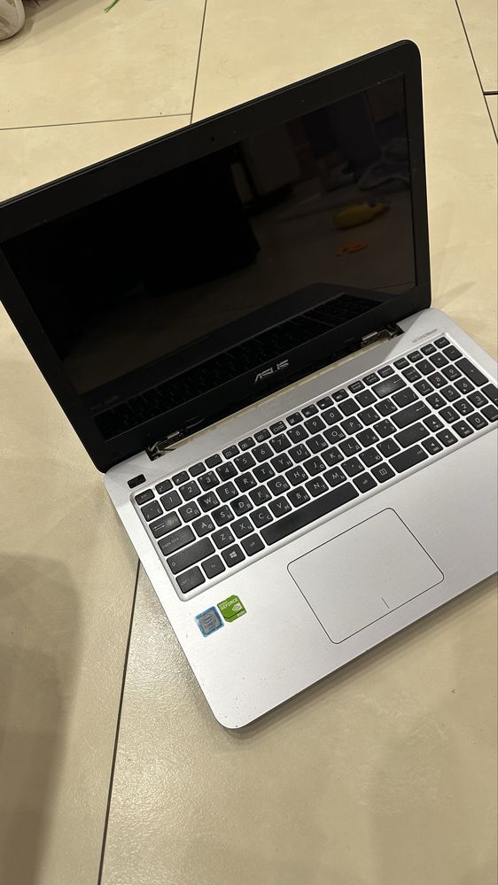 Asus x556u повністю робочий