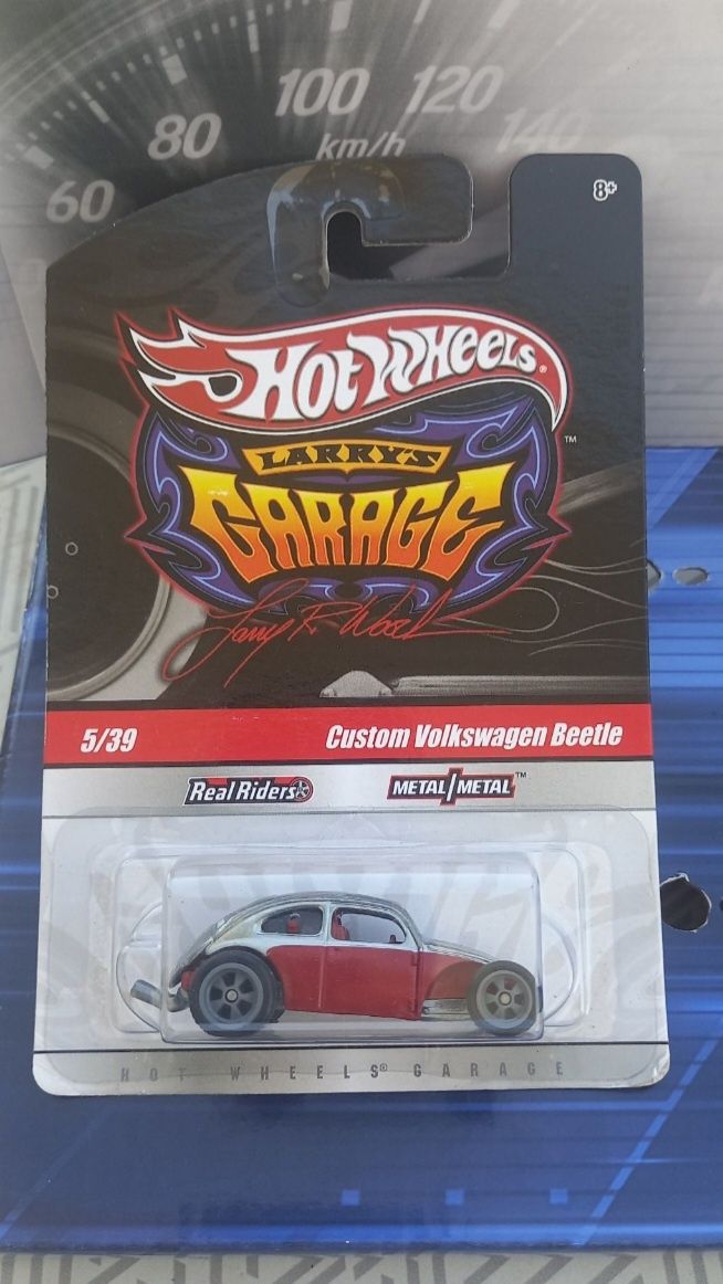 Volkswagen Beetle vs custom Beetle (rodas de borracha) hot wheels