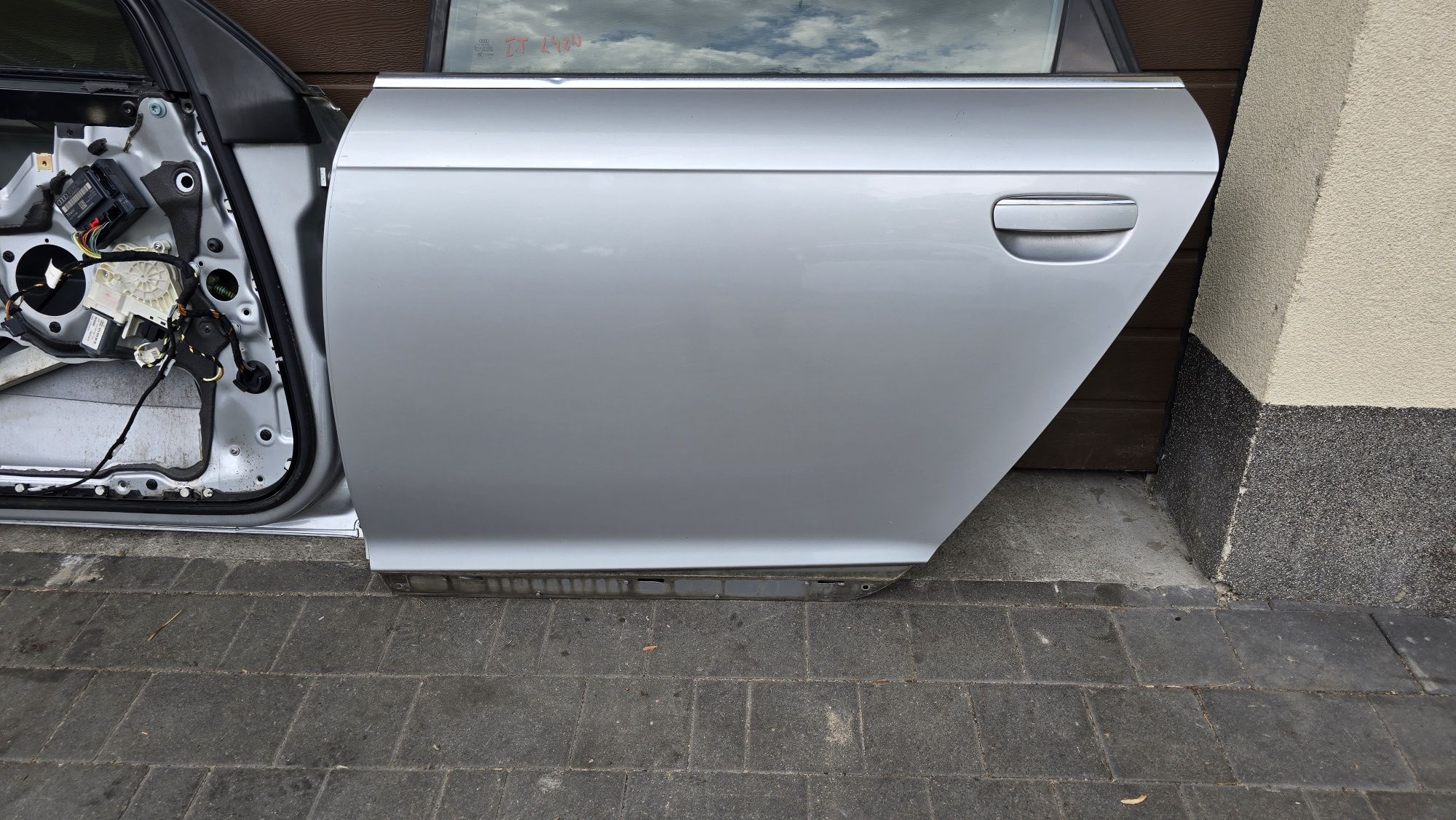 Drzwi lewy tył Audi A6 C6 LY7W