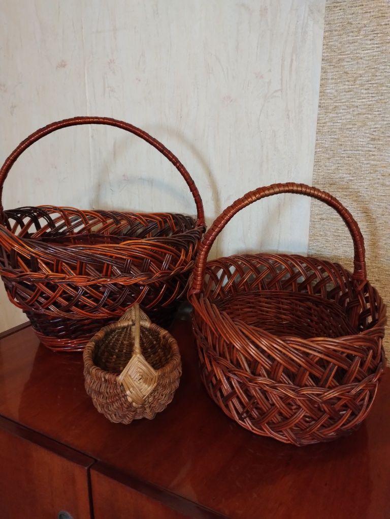 Корзины плетёные б/у