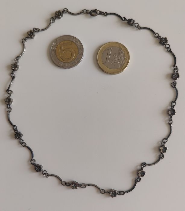 Naszyjnik z kwiatuszkami- biżuteria sztuczna