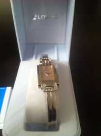 Zegarek damski firmy Lorus - srebrny