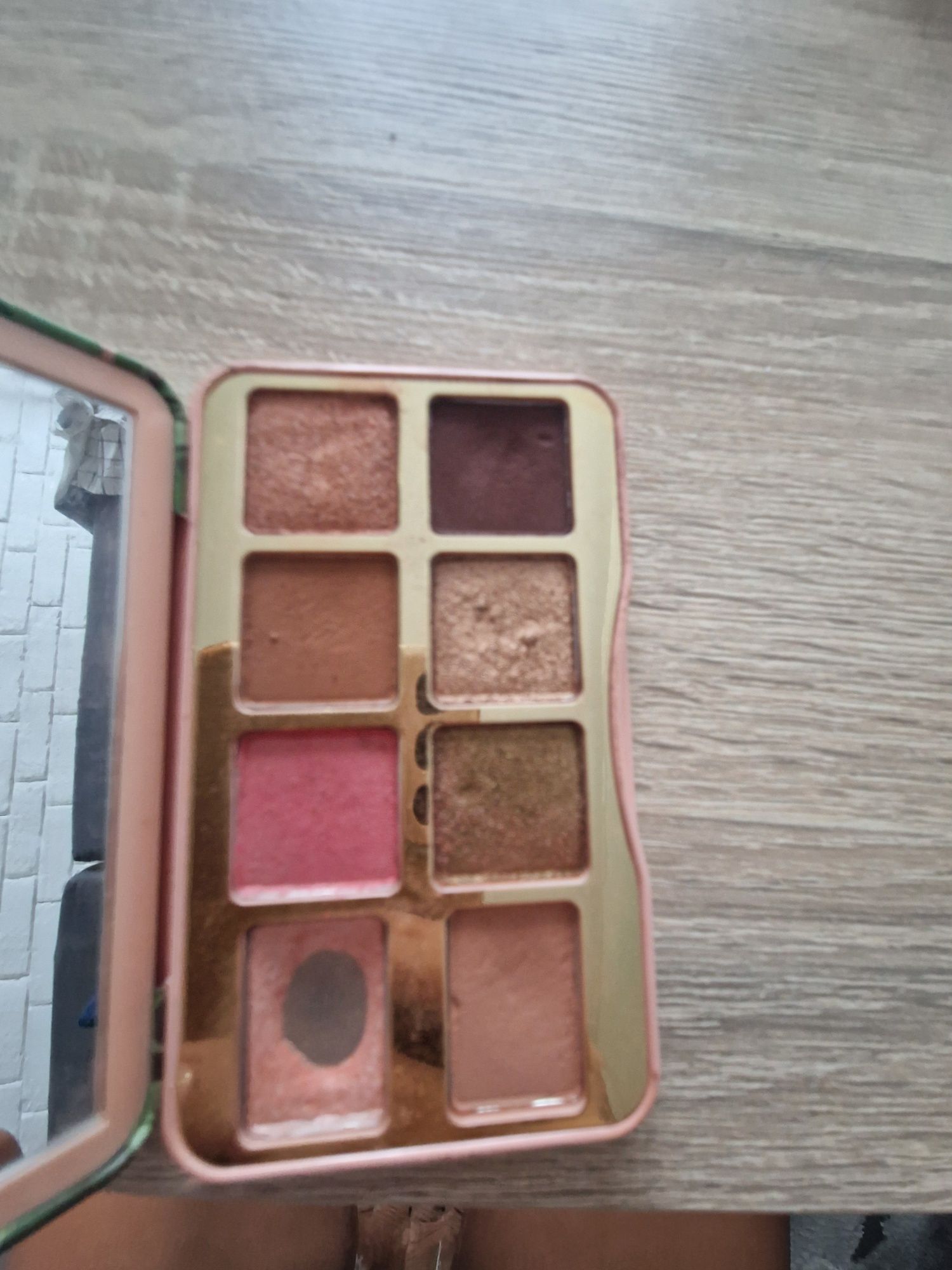Paleta Too Faced shake your palm palms